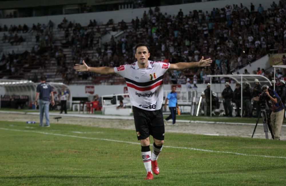 Série C: Santa Cruz renova com atacante artilheiro até o final de 2021