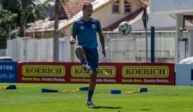 Recuperado de Covid-19, Jean Martim acredita que Avaí “vai tomar o rumo novamente”