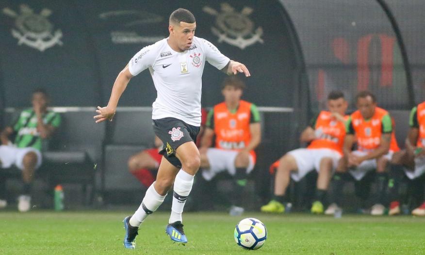 Corinthians anuncia o desligamento de lateral-esquerdo “gordinho”