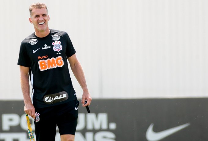Em meio à faxina no elenco, Corinthians recebe o líder Internacional