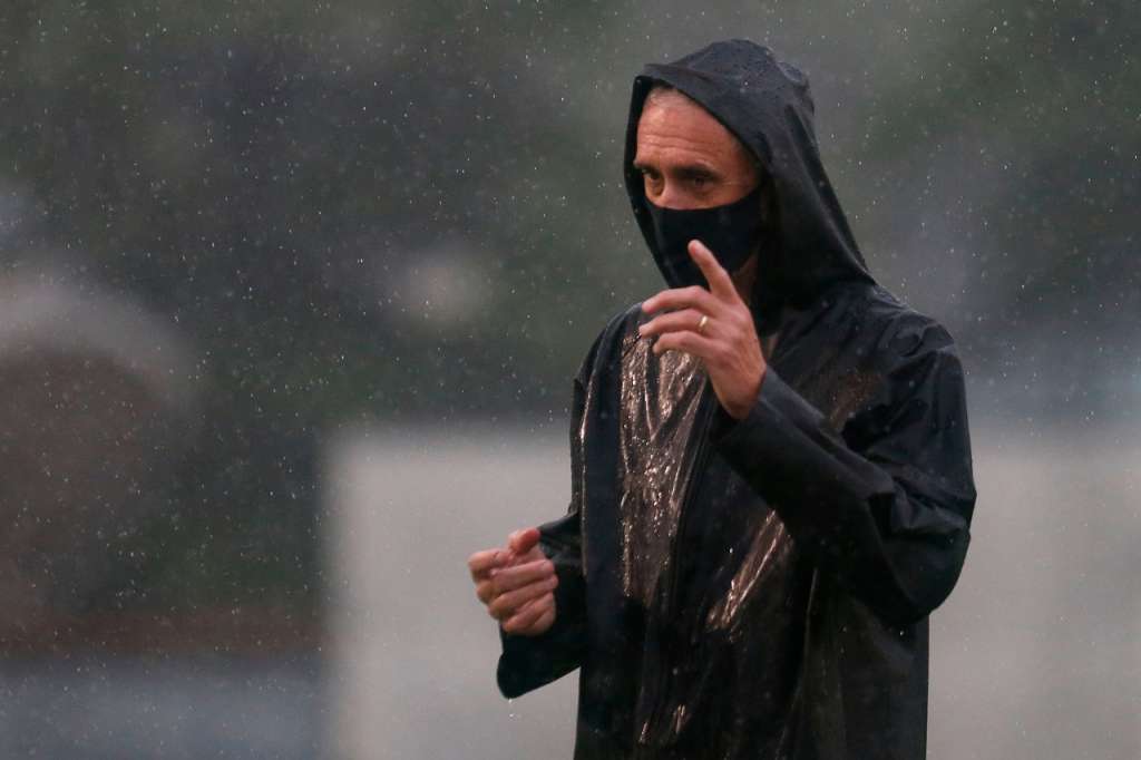 Sob comando do preparador de goleiros, Botafogo enfrenta o Ceará