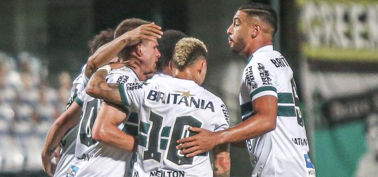 Coritiba fez o gol no começo e se segurou depois Coritiba fez o gol no começo e se segurou depois
