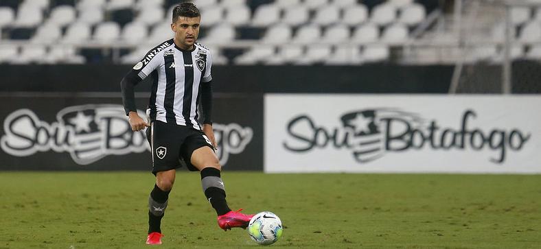 Victor Luis falou da situação do Botafogo