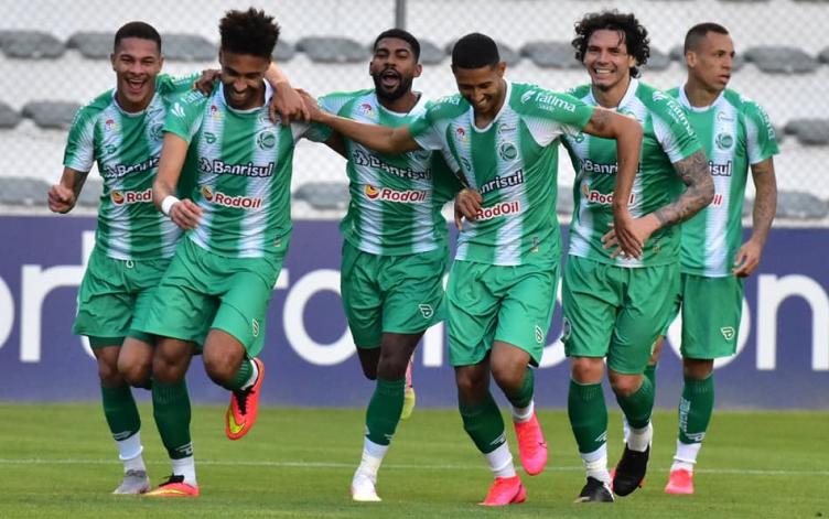 Juventude festejou gol contra com Wellington