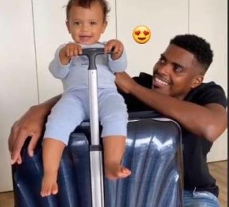 Possível reforço do Corinthians posta foto com mala: “Pronto para ir”