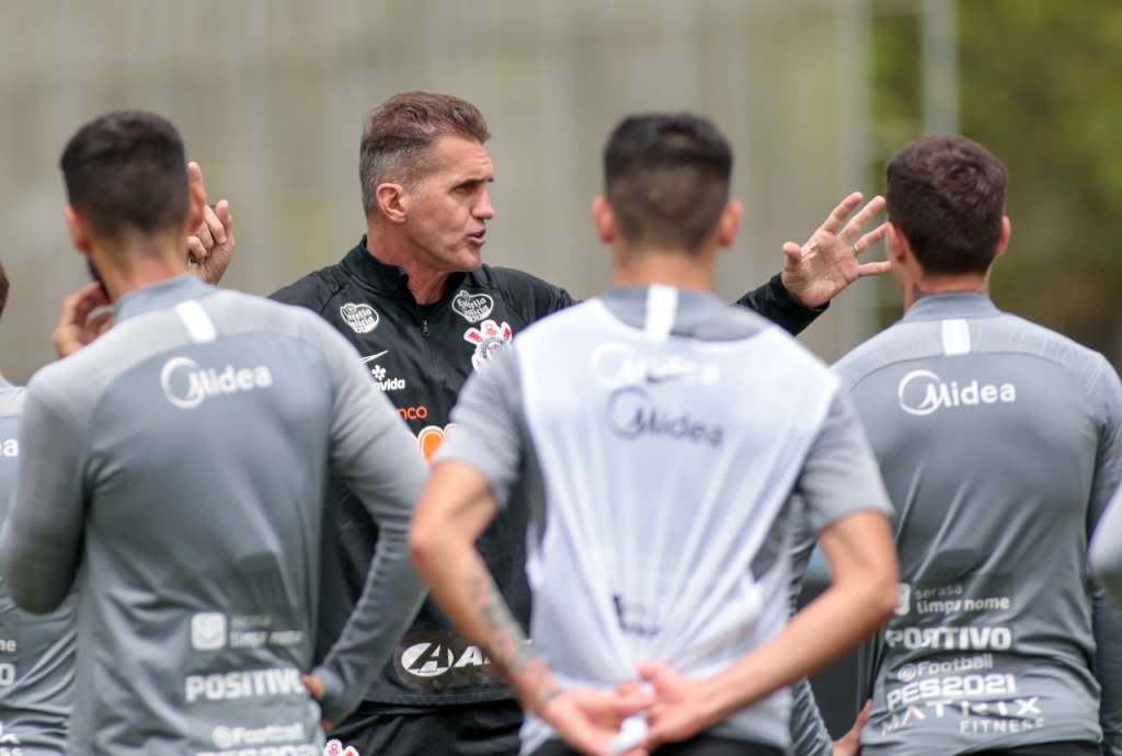 Sem Jô e Boselli, Corinthians inicia preparação para enfrentar o América-MG