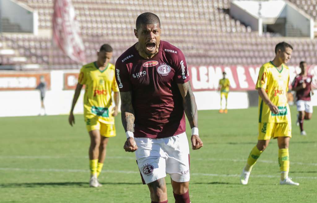 Série D: Após chegar ao sexto gol, atacante comemora artilharia pela Ferroviária