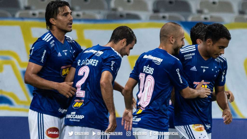 Cruzeiro venceu o Paraná por 2 a 0 Cruzeiro venceu o Paraná por 2 a 0