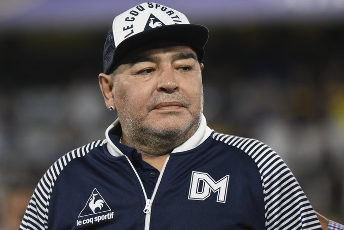 Maradona é internado para exames preventivos em La Plata, diz jornal
