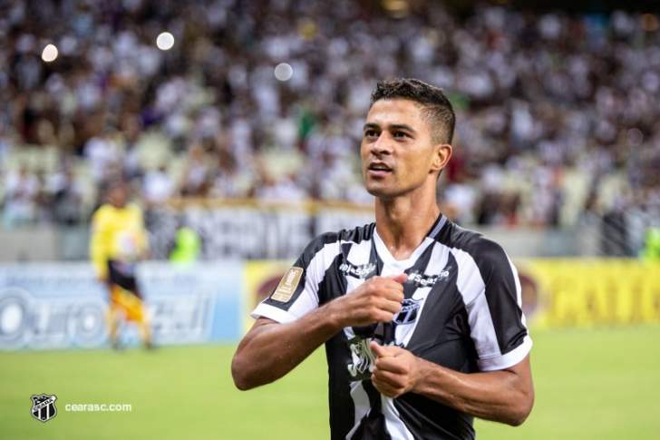 Time da Série B se aproxima de Ricardo Bueno, atacante ex-Palmeiras e Atlético-MG