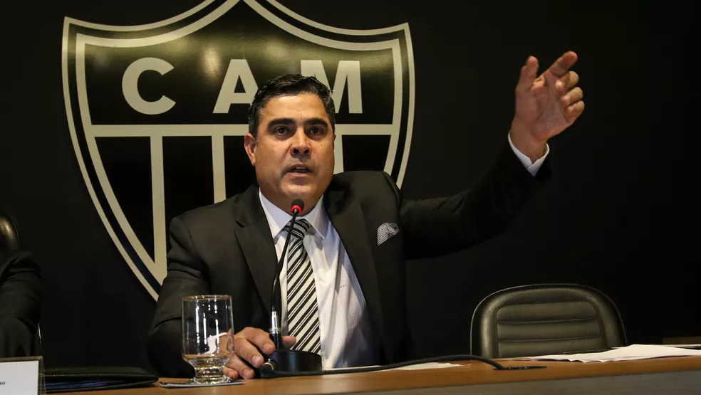 Presidente do Atlético-MG diz que ‘precisava ouvir mais a torcida’