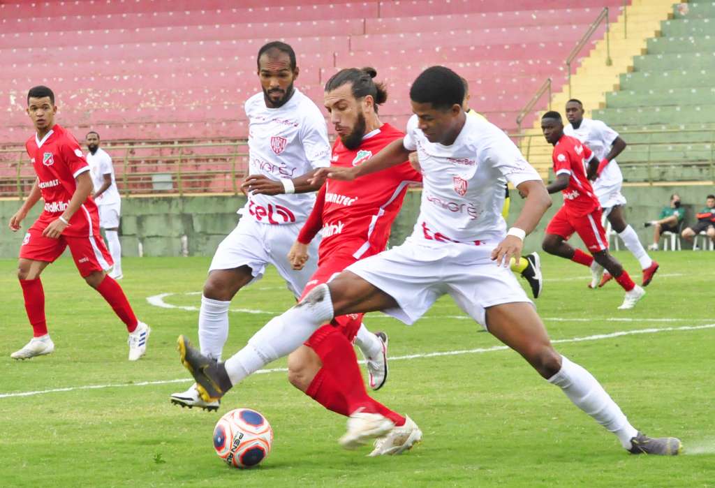 No jogo de ida, Velo Clube e Noroeste não sairam do empate sem gols (Foto: Bruno Freitas/Noroeste)