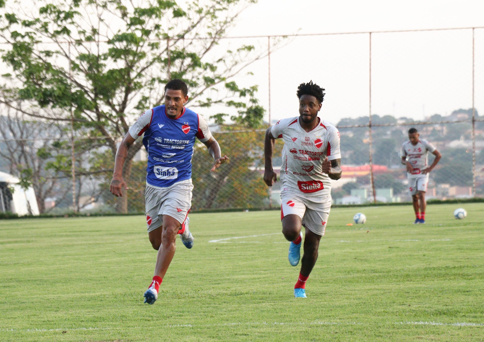 Série C: ‘O grupo é forte. Temos que manter o foco’, avalia atacante do Vila Nova