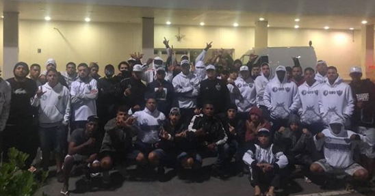 Torcida protesta contra Atlético-MG e pede mudanças no time titular