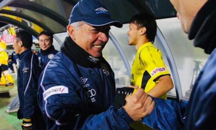 Ex-técnico do Corinthians testa positivo para novo coronavírus