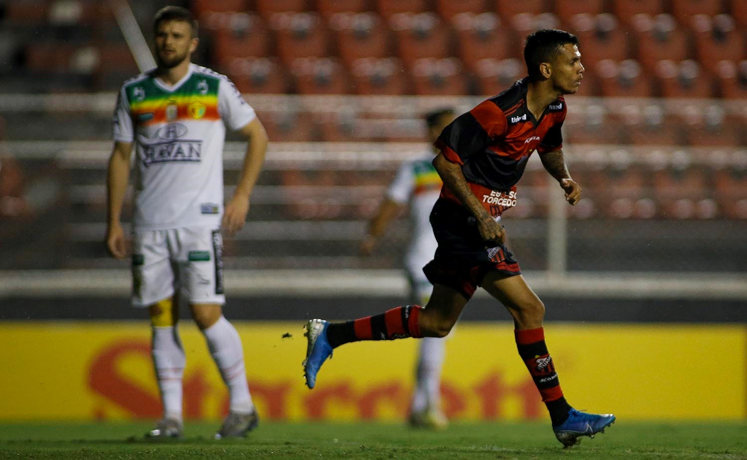 Com disparada do meio-campo, confira os gols mais bonitos de Outubro da Série C