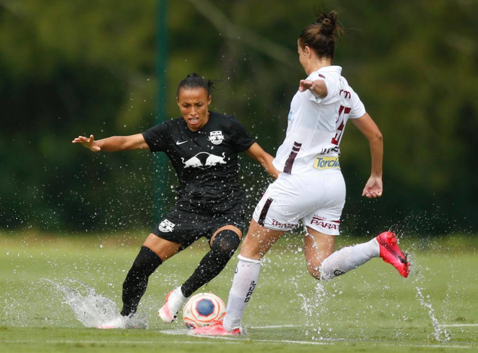 Lance do jogo entre Red Bull Bragantino e Ferroviária pela semifinal do Campeonato Paulista Feminino