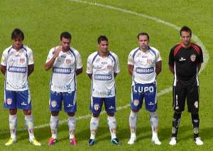 Grêmio Barueri 3 x 1 Tombense - Abelha “esquece” salários atrasados, entra em campo e vence a primeira na Série D