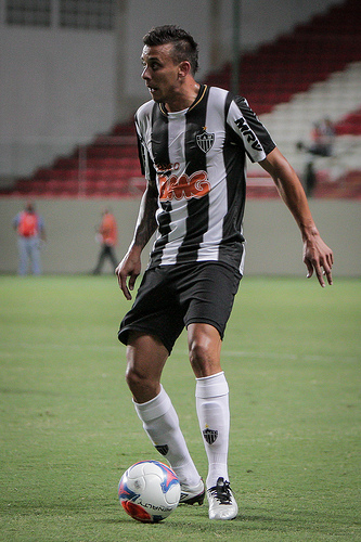 Pedro Botelho não treina, mas deve jogar pelo Atlético 2 0002050025153 img