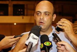 Vai sair? Álvaro Negrão não desmente renúncia à presidência no Guarani