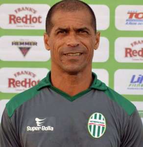 Após chegada de treinador Metropolitano chega à zona de classificação na Série D