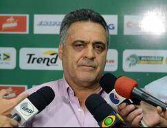 Vágner Benazzi abraçou a causa, mas jogadores ficaram de mãos vazias no Guarani