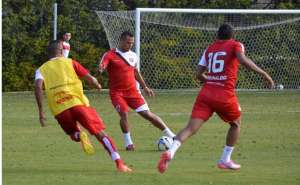 Luis Fabiano marca 2 gols em jogo-treino no São Paulo