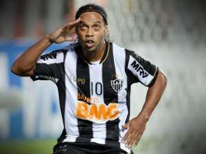 Ronaldinho Gaúcho acerta com Querétaro, do México