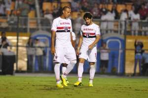 Luis Fabiano treina, mas não deve voltar ao São Paulo na quarta-feira