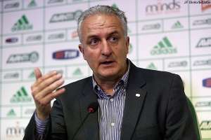 Treinador do Palmeiras relaciona seis atacantes e jovem zagueiro