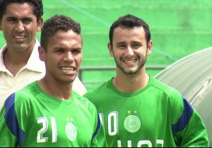 Rafael Ipuã (direita) ao lado de Fabinho