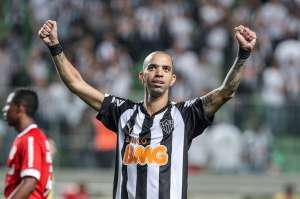 Diego Tardelli e Guilherme retornam ao Atlético-MG contra o Corinthians