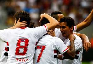 Kaká vê São Paulo 'no caminho certo', mas pede evolução