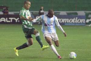 Série C: Com salários atrasados, Macaé fecha patrocínio máster