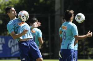 Egídio volta a treinar e pode ser novidade do Cruzeiro