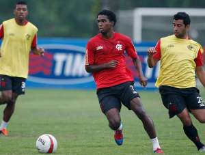 Luiz Antônio surpreende e antecipa volta ao Flamengo