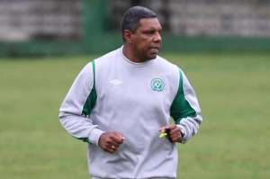 Com campanha de décimo primeiro lugar, Celso Rodrigues aprova passagem pelo comando da Chapecoense