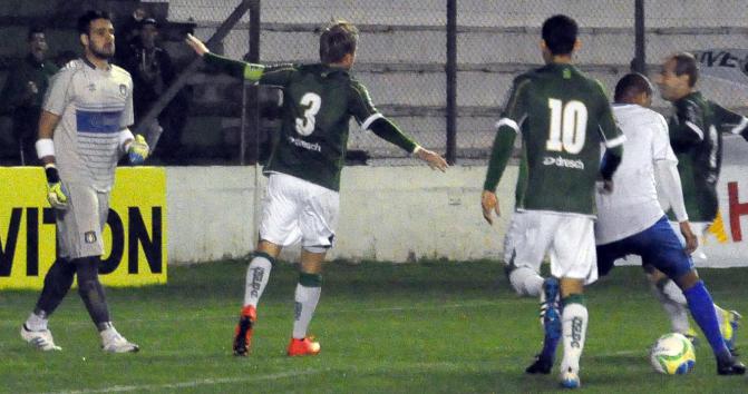 Vitória do Juventude o tirou da ameaça de queda e o colocou perto do G4. Para o São Caetano, ameaça de queda ainda é grande