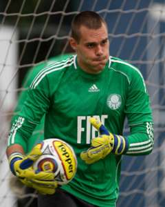 Deola ganha vaga de Fábio e deve atuar no Palmeiras