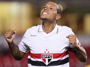 Luis Fabiano volta a ser relacionado após quase 3 meses