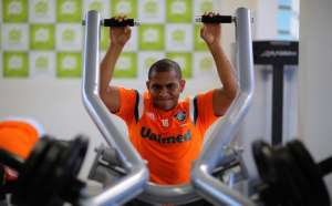 Walter e Henrique voltam a ser relacionados no Fluminense