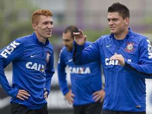 Mano escolhe Ferrugem e define time do Corinthians