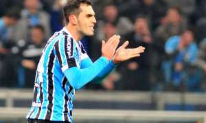 Comprado, Rhodolfo assina em definitivo com o Grêmio