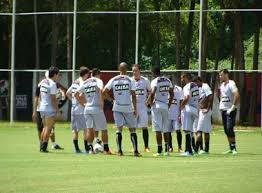 Vitória x Fluminense - Duelo de times em situações opostas na tabela