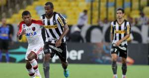 Airton, do Botafogo, é denunciado no STJD e pode pegar gancho pesado