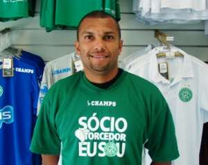 Técnico da base do Guarani, Gustavo Gaúcho, é afastado por Amoroso após reclamar com Lucas Andrino