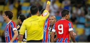 Emerson Sheik, do Botafogo, pode ser suspenso por 18 jogos ao criticar CBF