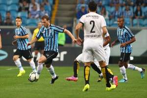 Seleção Futebol Interior do BRASILEIRO CHEVROLET com duas personagens carimbadas