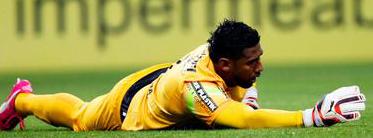 Aranha fez grande defesas e segurou o empate para o Santos contra o Grêmio, apesar das vaias