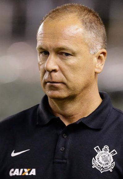 Mano Menezes assume a culpa por baixo rendimento do Corinthians contra a Chapecoense